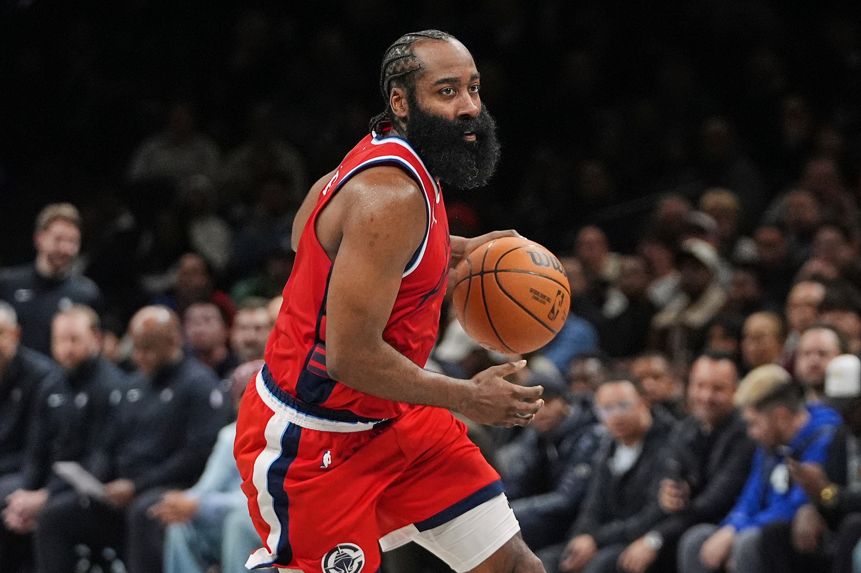 电竞平台-三分5中0！哈登单核带队首节打满 8投2中仅得6分2篮板2助攻